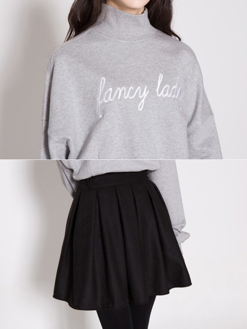1ji:  팬시 하이넥 크롭탑 ₩29,000