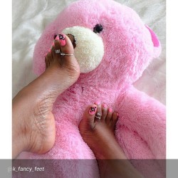 tootoes:  By @k_fancy_feet