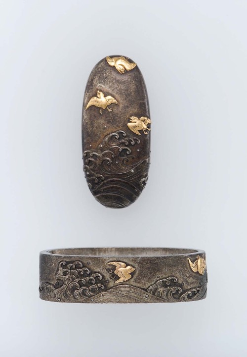 virtual-artifacts:Fuchi-kashira with design of birds and wavesJapaneseEdo periodearly to mid-19th ce