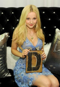 kn0wy0u:  Dove Cameron @kn0wy0u