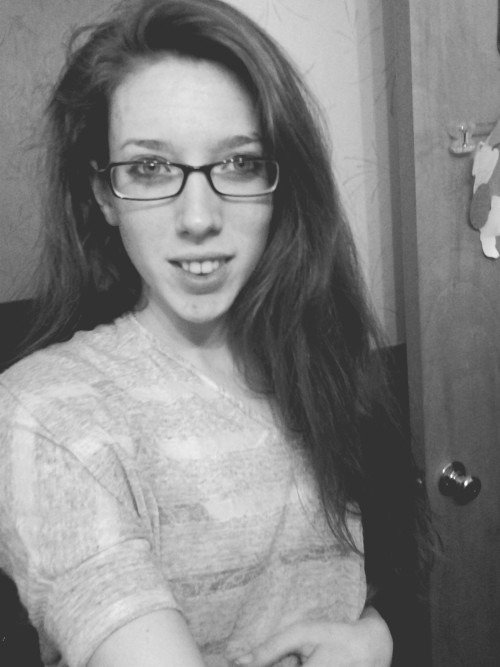 sex-like-a-nympho:  black and white looked better 