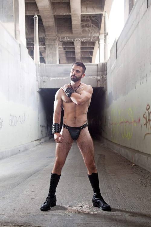 hunkopedia:    Follow Hunk’o’pedia for more hot guys! | Follow my personal blog!  