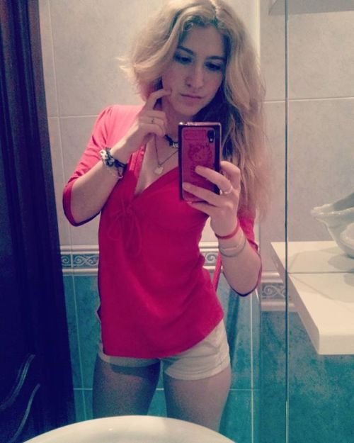 silviherre97: ‘‘Selfie in front of the mirror‘‘