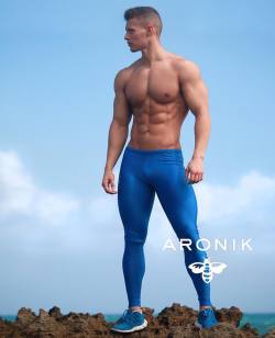 aronikswim:  Do what you love in #Aronik!