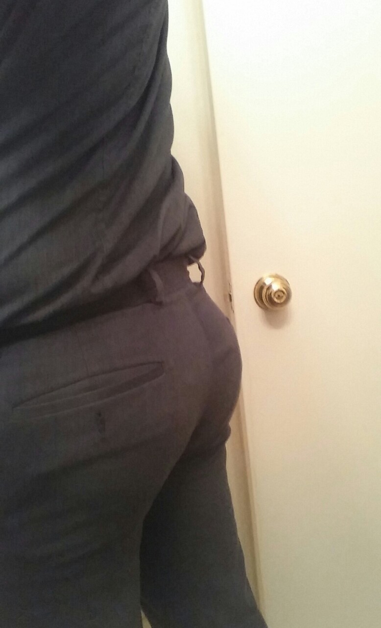 yourroyalpenis:  Honestly tho. Dress pants booty is the best booty. Also I suck at