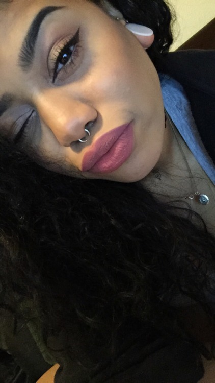 blesskimye:  I’m actually really cute why am I single :/