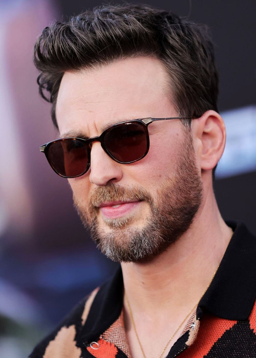 sudeiikiss: CHRIS EVANS at the Lightyear premiere in LA - June 8th, 2022.