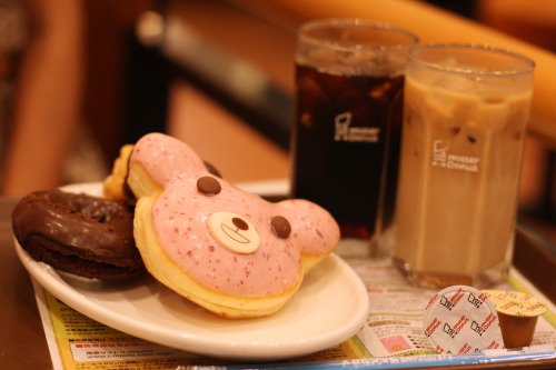 delectabledelight:  Strawberry Bear : ) (by drkigawa) 