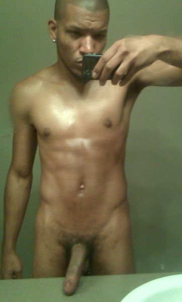 leyparis:  iwouldlove2haveaboyfriend:  goodbussy:  This nigga stay on a4a…..holla