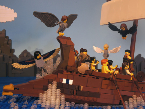 teachglobalsoundart:“Odysseus and the Sirens” in legos is so much better than the Waterh