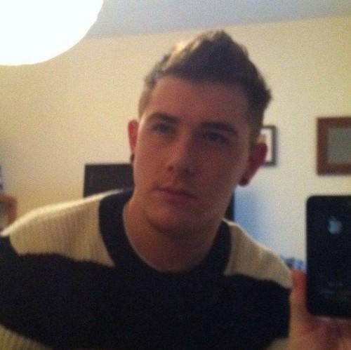 amateurs-gay:  Marco84, Paris, France. Salut, adult photos