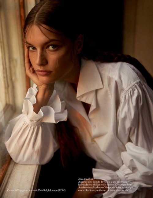 Publication: Elle Germany Photographer: Enrique BadulescuStylist: Pia Léonie KnollModel: Maha