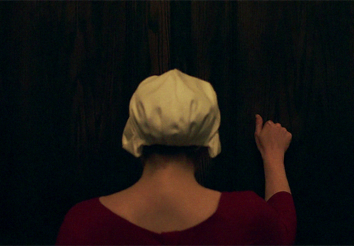 The Handmaid’s TaleS01E02 • Birth DayNow, darkness and secrets are everywhere. Now, there has 