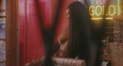 prettyvixenavenue:Visuals of Summer Walker’s new music video “Come Thru” featuring Usher. Directed by Lacey Duke