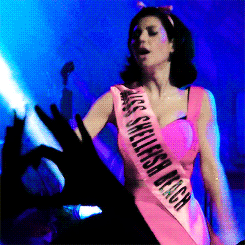 mariradiamandis:  I’m gonna pop your bubblegum heart! (x) 