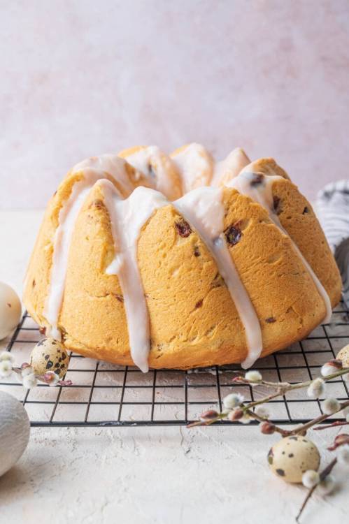 fullcravings: Polish Babka (Easter Yeast Babka with Raisins)