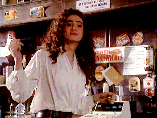 petesdragon: David Tennant as DAVINA in Rab C. Nesbitt | S03E02 ‘Touch’ | 1/?