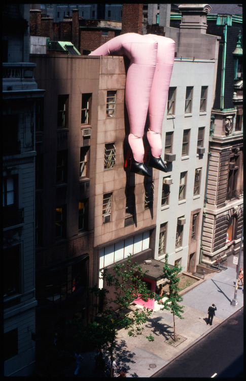 lustik:Inflatable Sculptures by Ann Slavit.