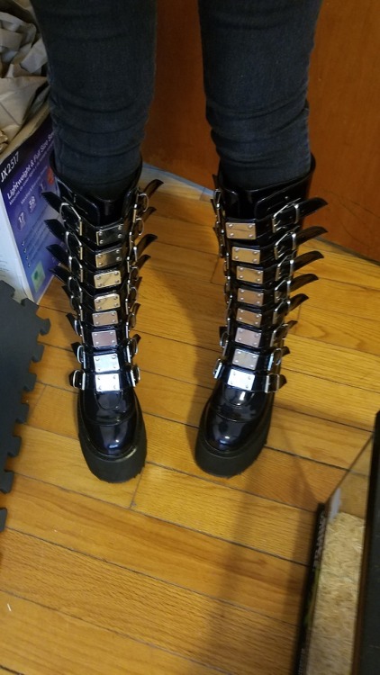 kitvin-the-k9: Aaaa they’re so pretty I love them so much! And heavy too, lol. When I get to w