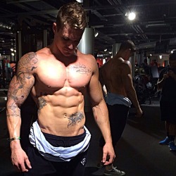 cigartop:  Ross Dickerson, bodybuilder. 