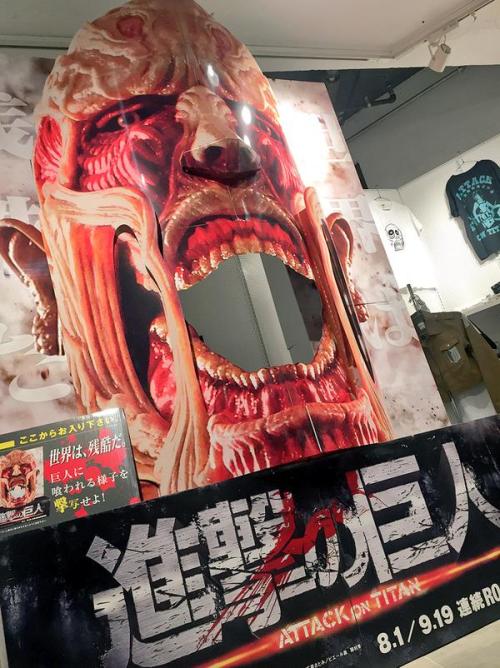 leviskinnyjeans:  Loft’s POP UP SHOP in Shibuya has officially opened! This boutique is part of Loft’s summer Shingeki no Kyojin Live Action Film campaign and will include 3D Manuever gear and costumes used in the films as well as special panels