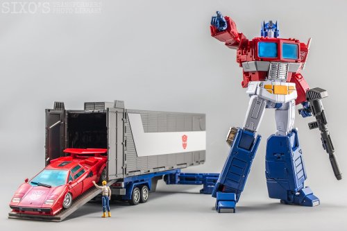 aeonmagnus: Transformers Generation One and Masterpiece Optimus Primes.