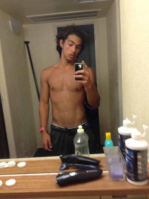kauaiboy87: Nice bod and dick
