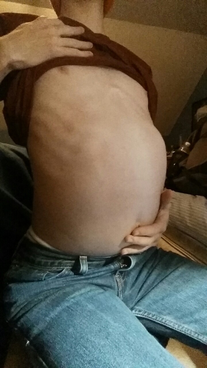 skinnybellyblimp:  3 liters of soda, nearly a dozen donuts, and three lunches does