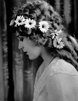  Mary Pickford 