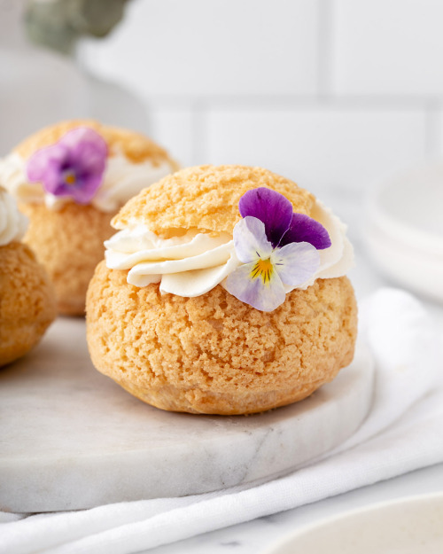 sweetoothgirl:    vanilla cream puffs  