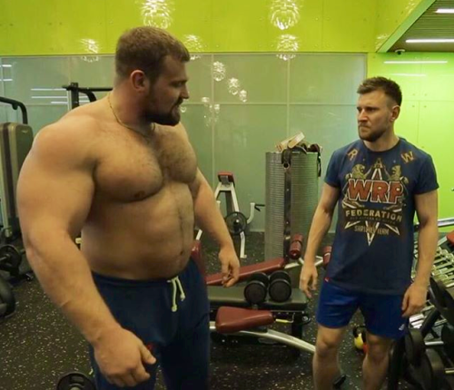 dougtfs:  “Grow muscle” it said in one side of the coin, and “shrink” it said on the other. Joe flipped it and it landed on muscle. “Whoahh” he gasped as his body ballooned with brute strength, tearing his shirt to shreds. He stared down at