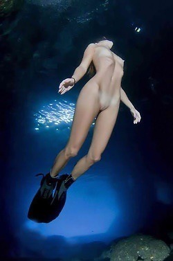 Porn Pics Nude Deep Diving