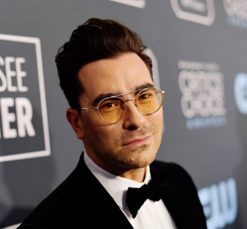 DAN LEVY & ANNIE MURPHY attend the 25th Annual Critics’ Choice Awards at Barker Hangar on Januar