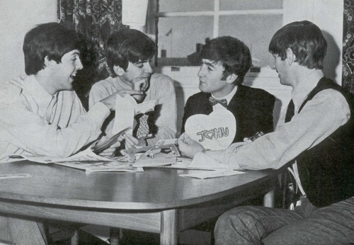 The Beatles reading fan mail, Green Street, London, 9 October 1963. Photo © The Beatles Book.“I&rsqu