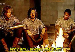 almaszahraghorilovesdollopheads:Awwwww even though gwaine is such a silly Arthur can’t laugh cos he’