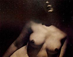 poboh:  Nude in Shadow, 1941, Max Dupain.