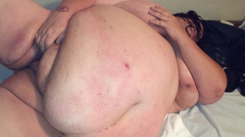 bbwfreaks: Super size sexuality.  @amatuerbbwandmatures @saggytitsareawsome @saggyboobslover @bellie