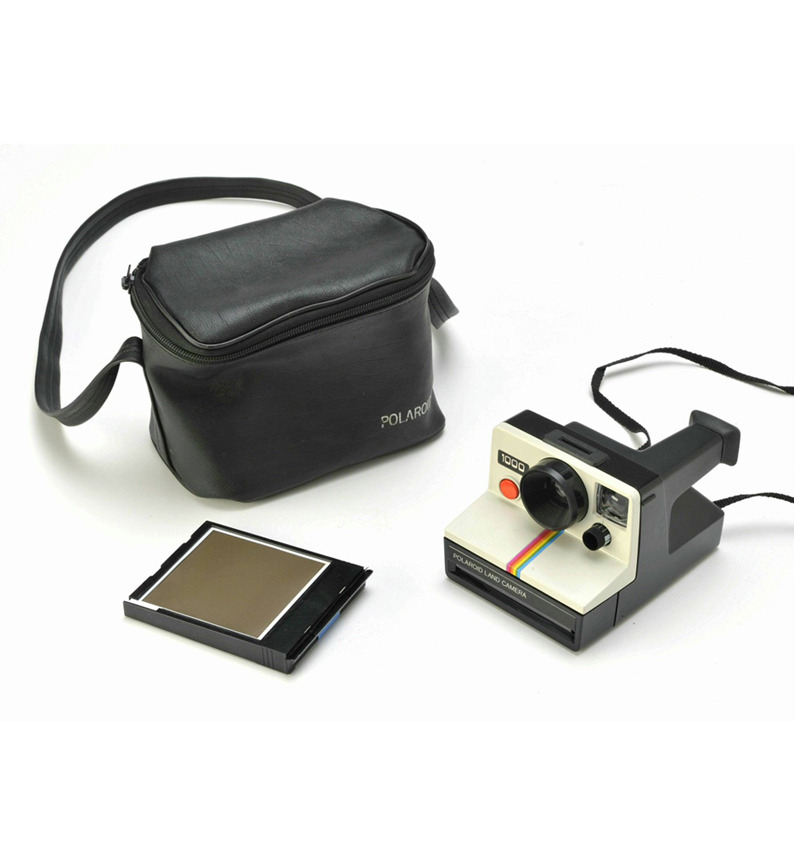 Edwin Land, Polaroid Land Camera 1000, for SX 70 film, 1977-78. Polaroid Corporation, USA. This is a foreign-markets version of the original Onestep model with a fixed focus plastic lens. Via technoseum
Land introduced the first instant camera in...