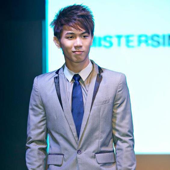 skinnywan:  hbst:  onlysporemen:  Is this Mister Singapore 2013 contestant? He sure