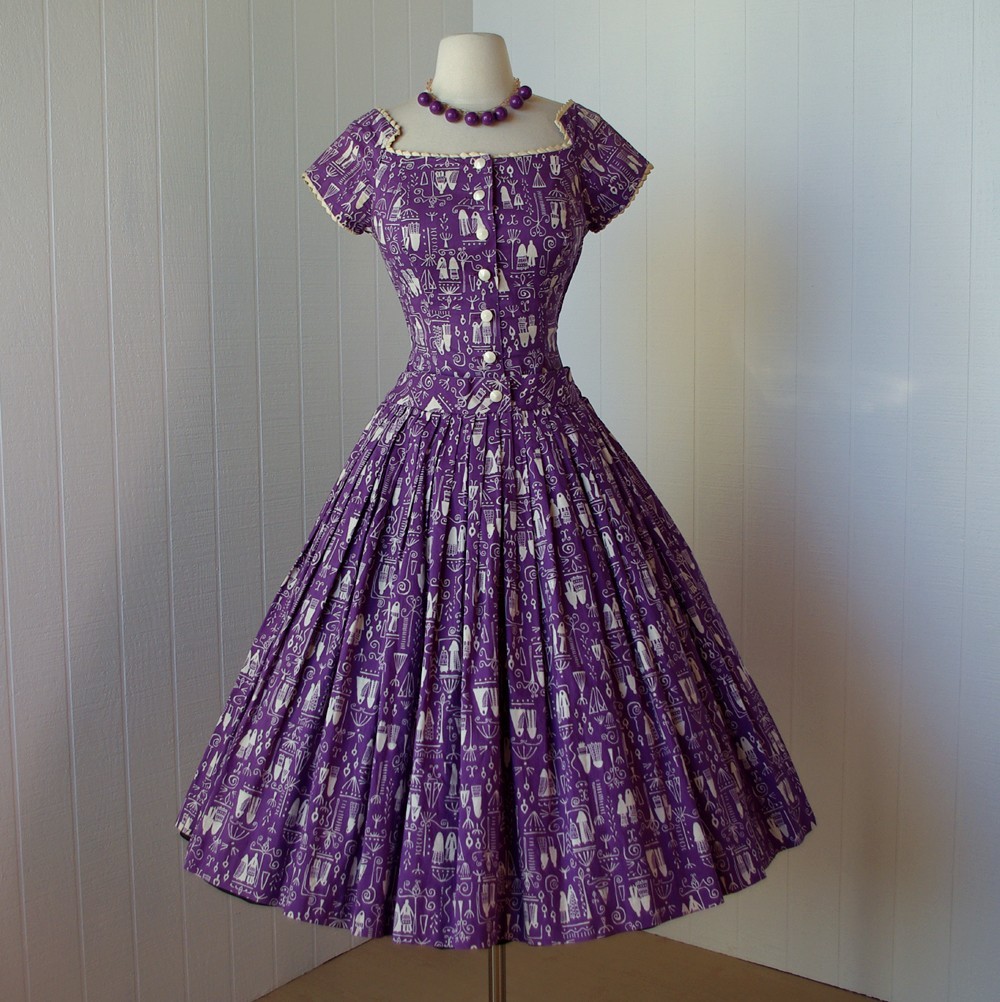 retro-girl811:  Color of the Day-Saturday-Purple 