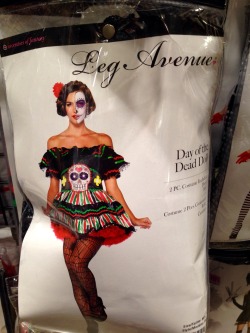 8bitblossom: FRIENDLY REMINDER THAT MEXICAN CULTURE IS NOT A COSTUME!!!!!  KEEP THIS IN MIND THIS HALLOWEEN THANK YOU. 