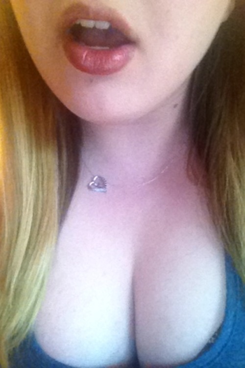 somethingsarehardtoadmit:  My mouth isn’t only good for taking picture (;  Enjoy your day, loverlies. xoxo