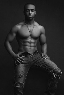 ohthentic:  elvispiedra:  Photographer: Elvis Piedra Artist/Model: Andre Cole  Oh