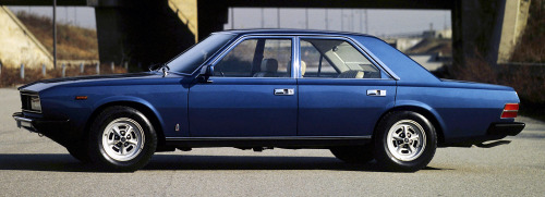 carsthatnevermadeitetc:
“Fiat 130 Opera, 1975, by Pininfarina. A proposal for a 4 door saloon based on the Paulo Martin-designed Fiat 130 Coupé, to replace the existing 130 V6 saloon. The mid-70s fuel crisis meant Fiat had no interest in continuing...