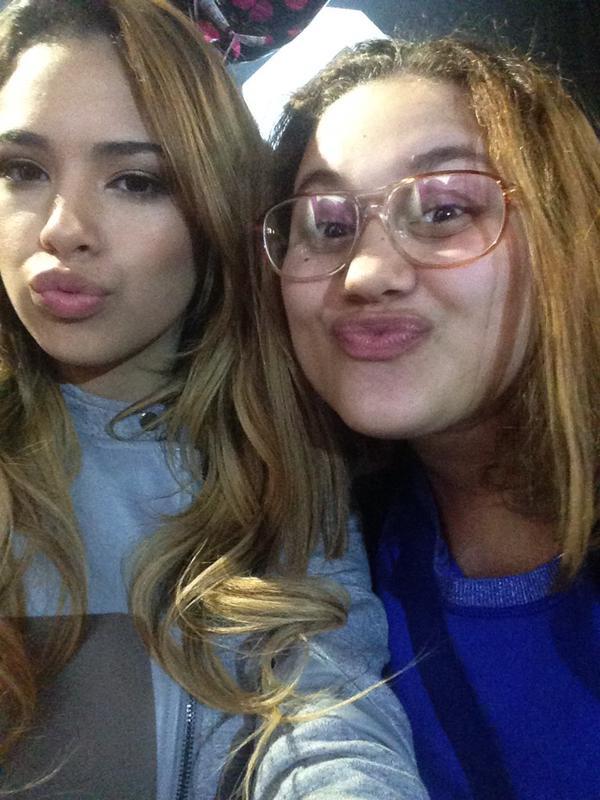mizzjasminevillegasnewz:  Jasmine v With Some of Her Fans In New York