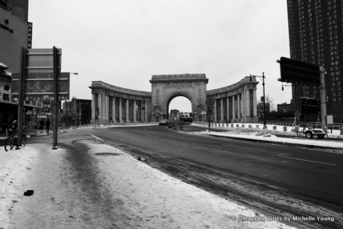 Entrance ramp to the Manhattan Bridge (New York).The bridge opened to traffic in December 1909.  In 