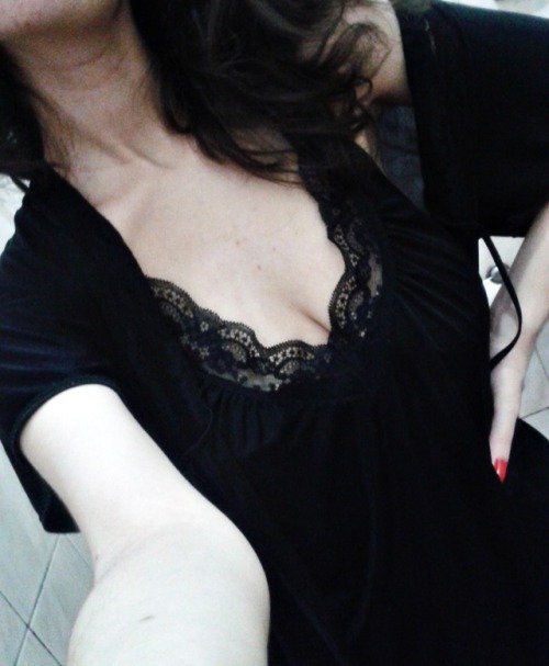 so i found out my new passion are cute retroish nightdresses and peignoirs also i need money to sust