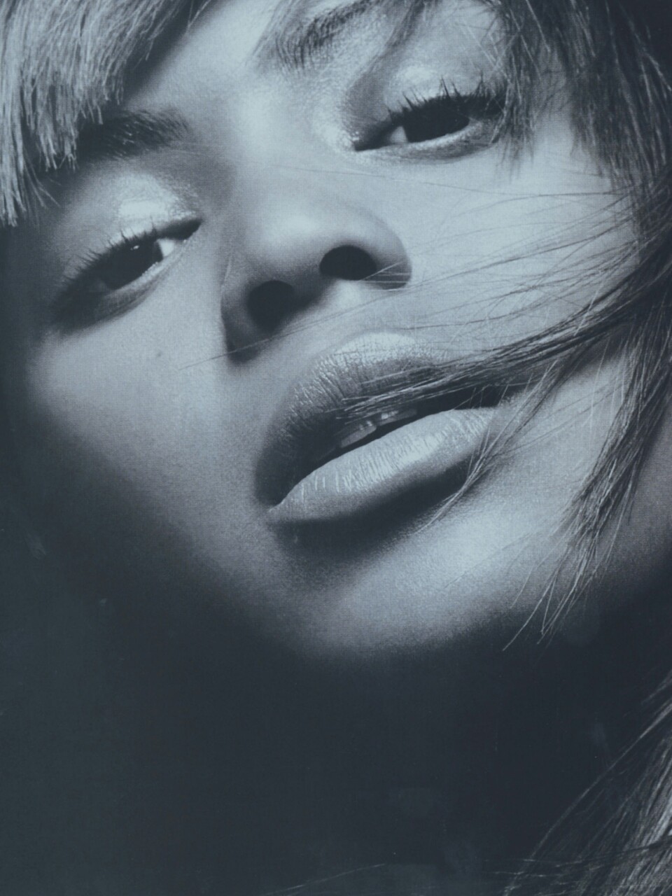 femmequeens:  Beyoncé in Balenciaga Spring/Summer 2003 photographed by David Sims