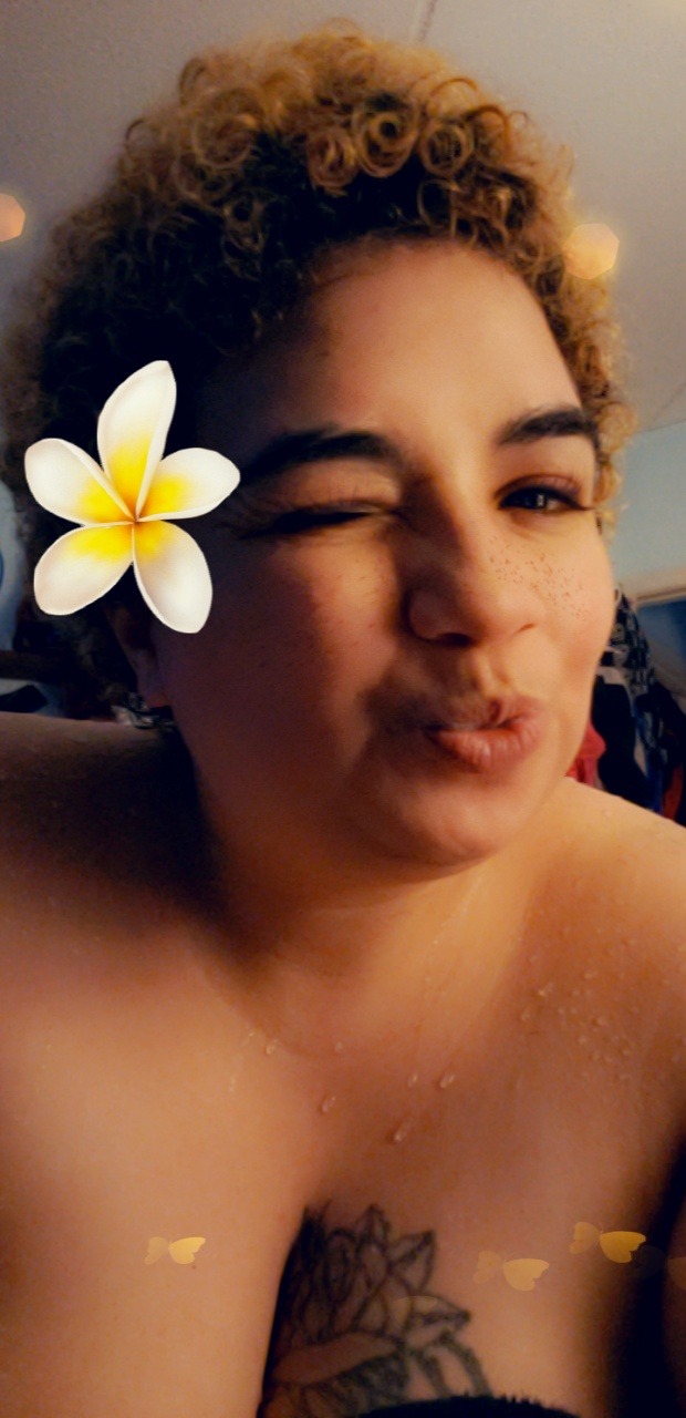 orsaknight:  Fun with Snapchat fresh out the shower Selling my Snapchat for $15 lifetime