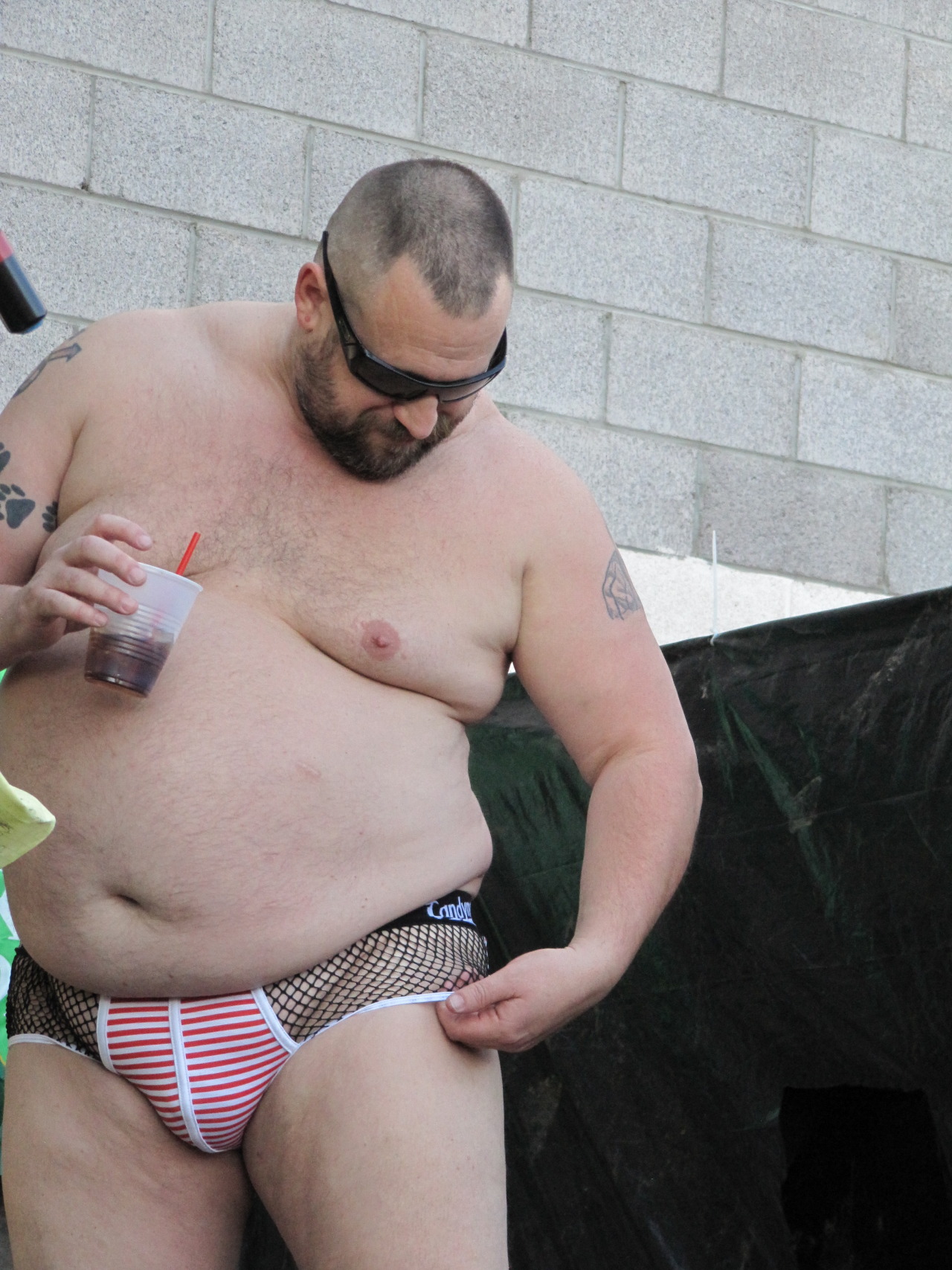 cazador-oso:  bebarnice:  biscuitbear:  Modeling underwear for charity. squattroneassociates@gmail.com